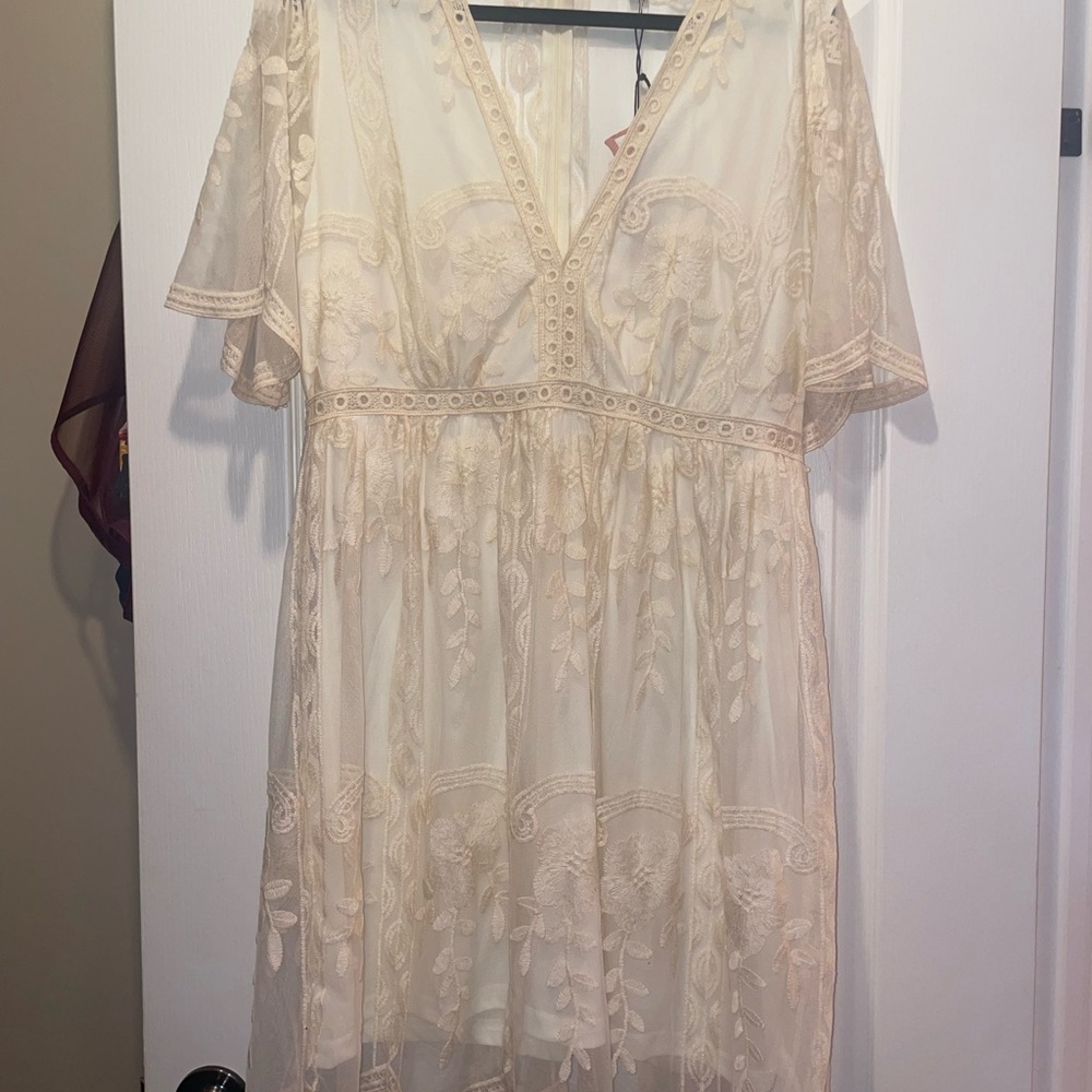 Elegant Cream Lace Dress